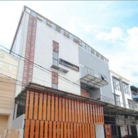Kamar Keluarga Duri Kosambi Hotel Jakarta Eksteriør billede
