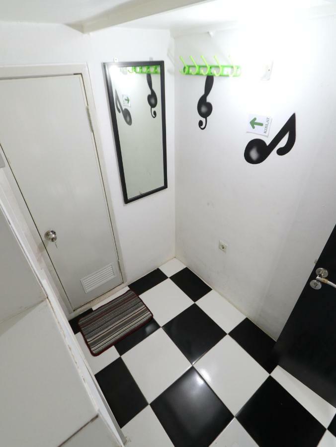 Kamar Keluarga Duri Kosambi Hotel Jakarta Eksteriør billede
